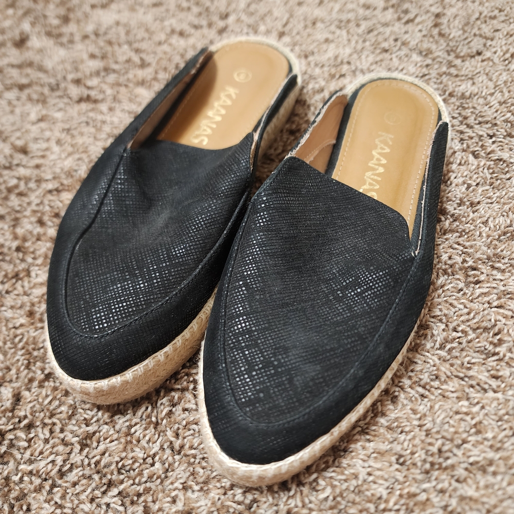 Kaanas Black Womens Slip-On Shoes Size 8